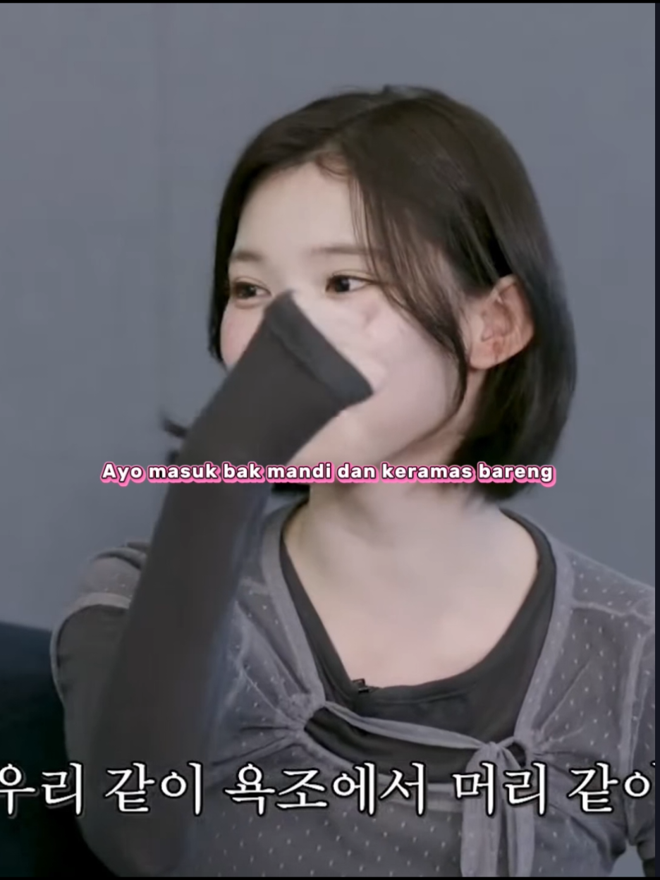 cerita jiwoo ngajak carmen ke kamar mandi bareng dan carmen lihat hantu #hearts2hearts #하츠투하츠 #h2h #carmen #jiwoo 