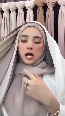 Hijab segi empat 😍 #dinanfajrina #nathelabel 
