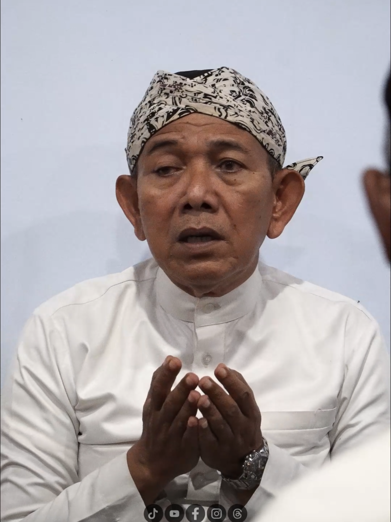 AKAD NIKAH #mediagunungsari #gunungsari #santrigunungsari #ppgunungsari #yayasannurulyaqingunungsari #akadnikahsantri #santrinikah