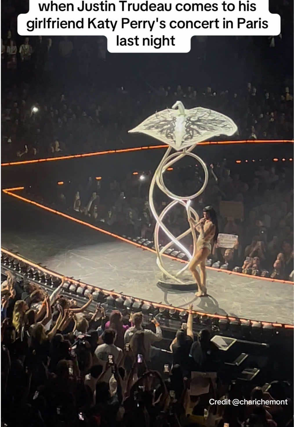 Cute secret couple #katyperry #justintrudeau #concert #kiss #lovers @Katy Perry Justin Trudeau Poke @@galafr @People Magazine 