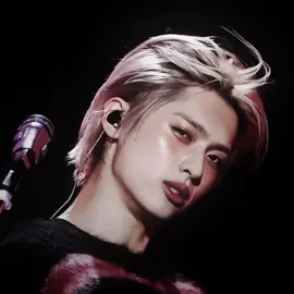 #GAON he’s so mesmerising #xdinaryheroes #kwakjiseok #gaonedit @Xdinary Heroes 