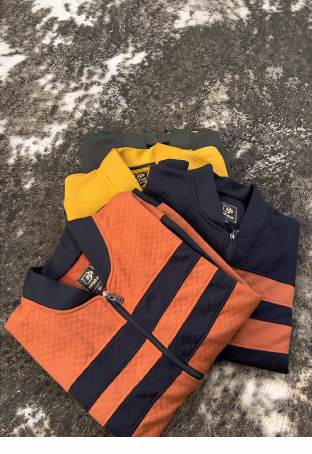 Jaket Bomber Reglan Cocok Buat Kamu Yang Ingin Tampil Lebih Ganteng !!! Buruan Order Biar Makin Tambah Ganteng !!!