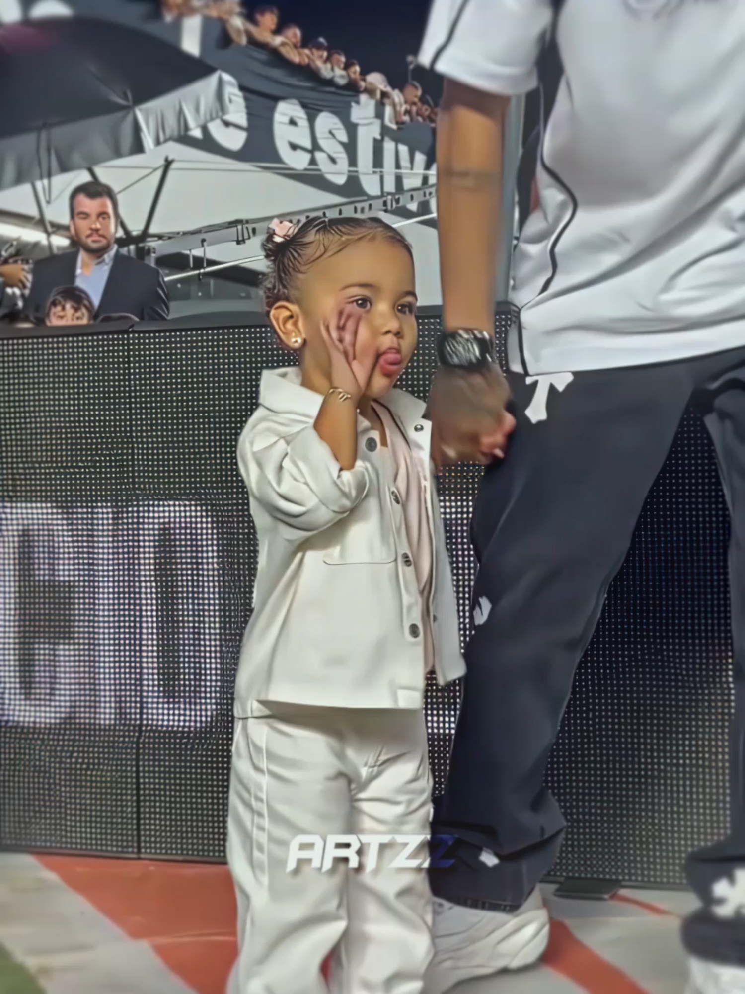 like father and daughter✋😜🤚 . . . #neymar #viral #foryou #foryoupage#fyp my return?