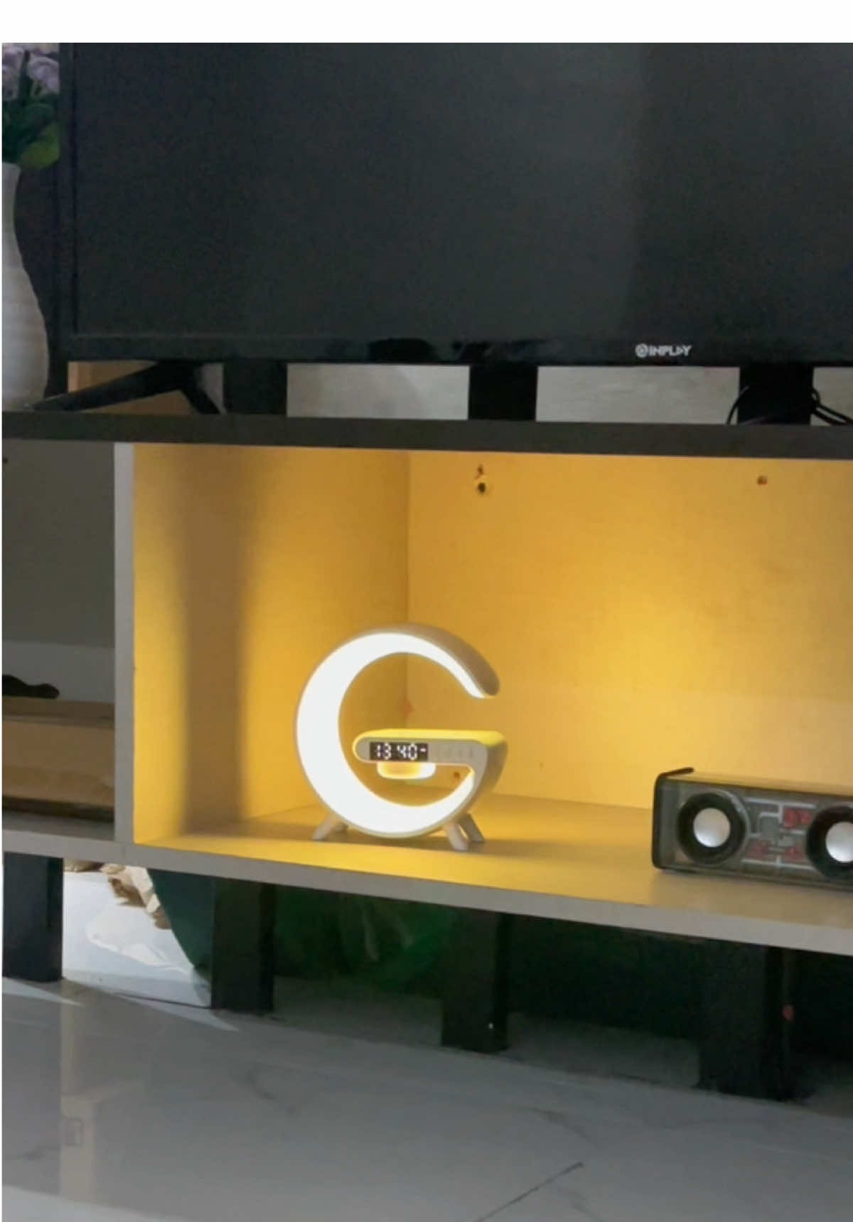 multifunctional alarm clock wireless bluetooth speaker 🔊 #wirelessbluetooth #speaker #lamp #wirelesscharger #fyp 
