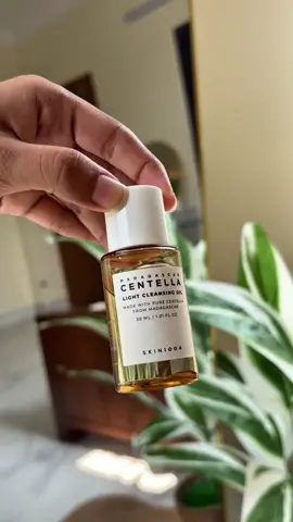 Oil cleanser from @simplyglow  . . . . . . #explore #fyppppppppppppppppppppppp #fyp #foryou #trend 