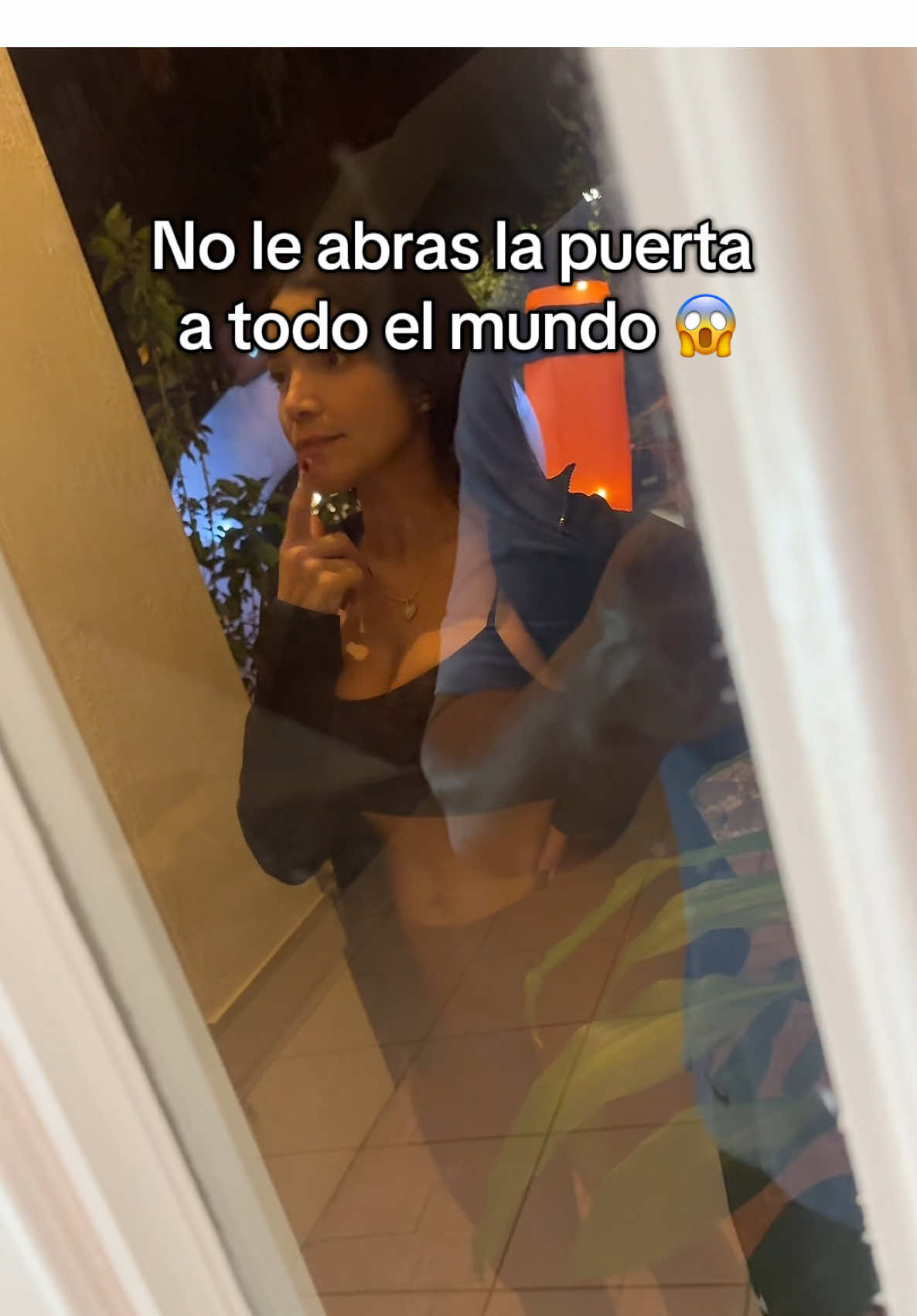 Ya no imprimas mas tarjetas, es hora de que tengas tu tarjeta digital y de esta manera tus clientes van a guardar tu número para siempre 🤑 #mobilo #businesscards #duenosdenegocios #tiktokshopblackfriday #tiktokshopcybermonday 