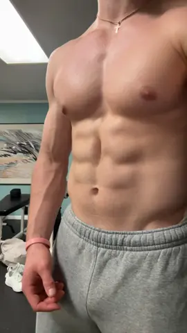 Grades going down weights going up🗿 #foryoupage #lifting #gym #GymTok #aesthetic 