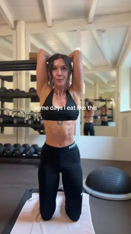 “balance is 🔑” … … is starting to feel like an overused phrase but that might be because it’s TRUE 😂 I love the meals I eat at home but I also love sharing memories with friends and loved ones over food  I love trying NEW food, I love traveling and enjoying holidays and birthday parties.  we don’t exist to eat “perfectly” - and I can promise you a few meals out in moderation this weekend will not ruin your progress.  enjoy your weekends besties!! ❤️ #bal#balanceoverperfectiono#foodfreedoml#wellnessjourneyalthyhabits #awholelottahealth 