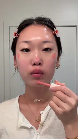 grwm back in boston 👀 @celimax.global travel size noni line + dark spot sunscreen  @laneige_us lip balm  @NARS Cosmetics concealer @caliray beauty liquid blush  @Huda Beauty ube baking powder  @Saie blush  @Maybelline NY brow pencil  @rhode skin lip shape @롬앤 romand lip tint  @Diorbeauty highlighter  @pradabeauty lip oil stick  @Maison Louis Marie perfume 