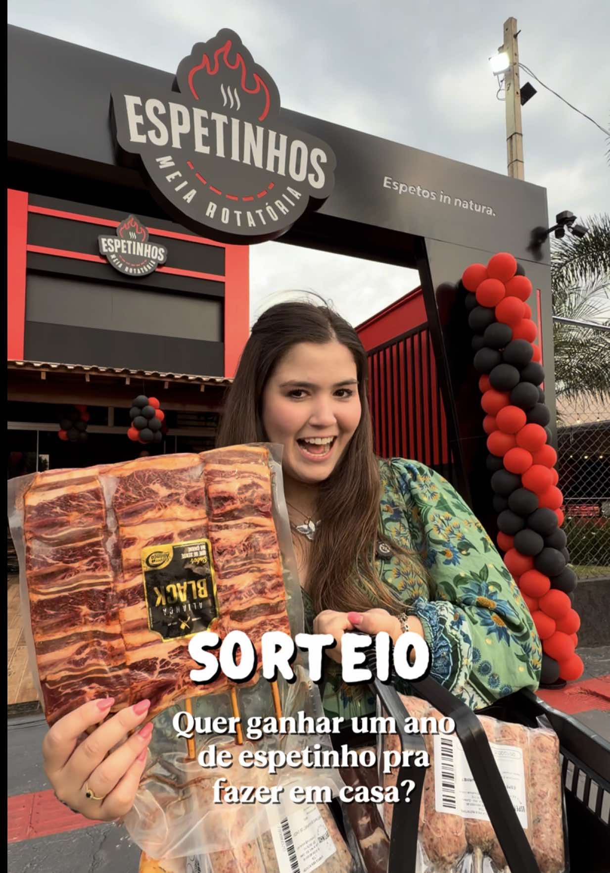 1 ANO DE ESPETINHO IN NATURA DA @espetariameiarotatoria   📍Av dos pioneiros, 1030 - Londrina SORTEIO NO INSTA🫶🏻 ✨Regras do Sorteio: ✅Seguir a @marceladegusta e a @espetariameiarotatoria e @espetinhosmeiarotatoria  ✅Marcar 1 amigo por comentário  🔥Resultado dia 10 de Novembro 🫶🏻Boa sorte!!  #marceladegusta #fyp #londrina #marceladegustalondrina #espetinho 