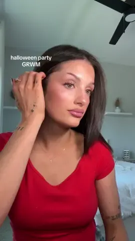 how could i forget mascara ? that’s real scary .. 👻 #grwm #halloweenparty 