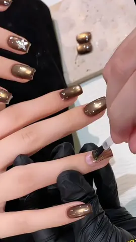 Mùa thu chơi nail màu này siu đẹp ạ 