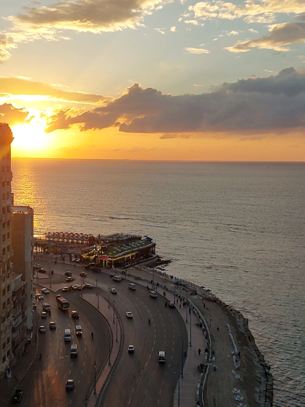 #bosyqueen🌸 🌝🕊💛✨ #amrdiab #اكسبلور #foryou  #عاشقه_البحر🧜🏻‍♀️🌊 