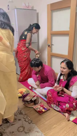 टेकेको जमिन ओढेको आकास  पाएको जिन्दगी अनि फेरिरहेको सास  यी भन्दा अर्को छैन केही सम्बन्ध र नाताहरु 🥰🥰precious time @December 16 
