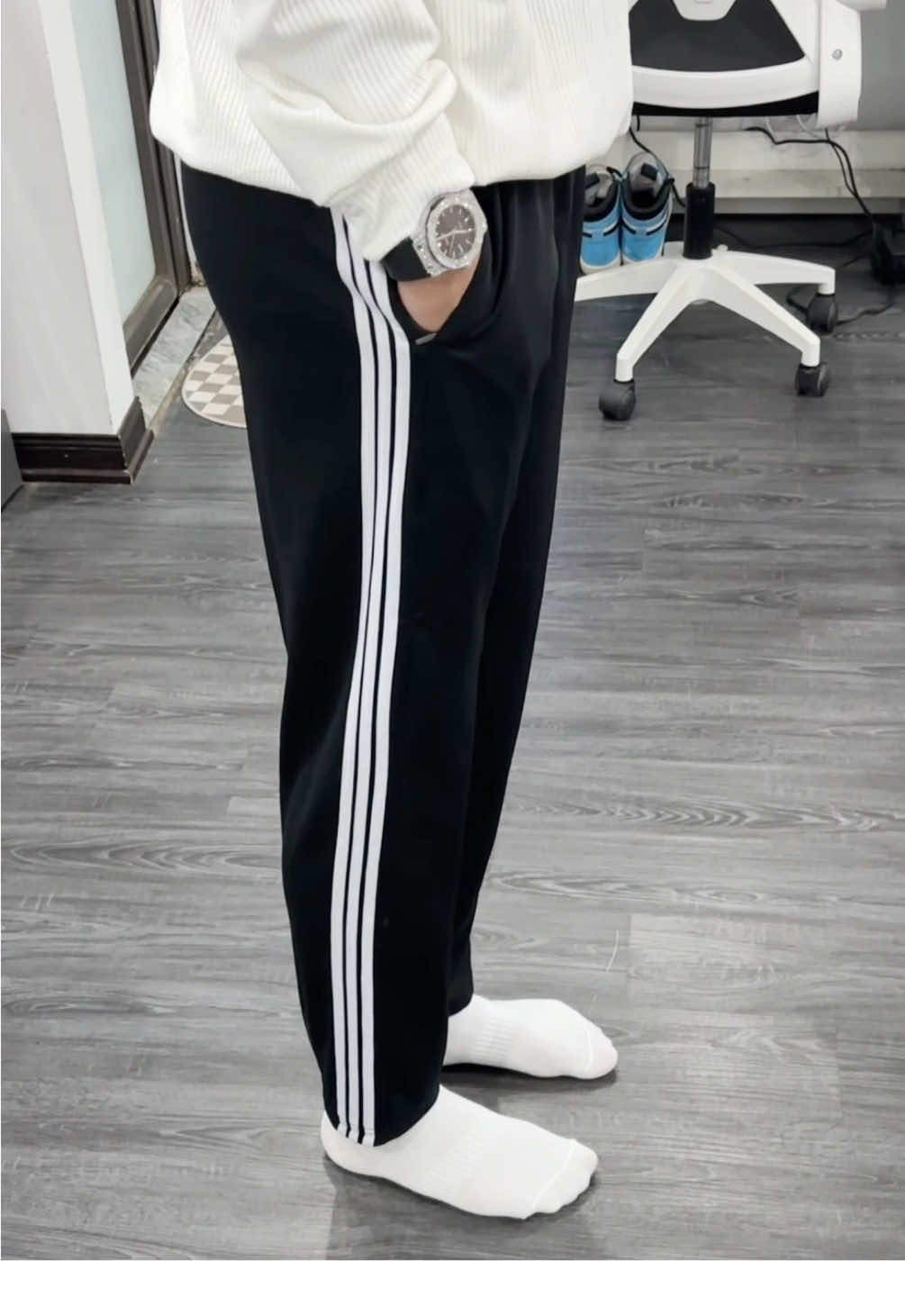 Kiếm được con quần 3 sọc form đẹp điên ngoài sự mong đợi luôn nha #thoitrang #outfit #quan #quần #xuhuong 