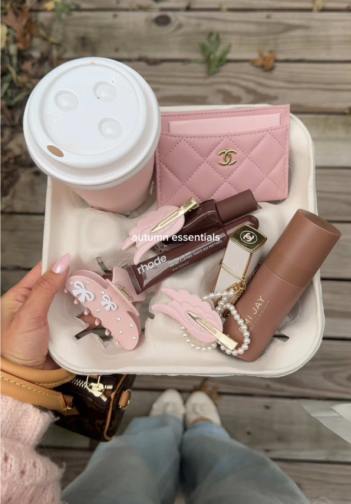 ‘tis the szn 🧸🎀 #OOTD #outfitinspo #fallessentials #fallaesthetic #falloutfit 