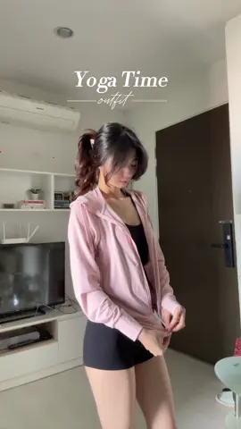 คือพี่ดึงให้ดูขนาดนี้แล้วนะ #bodysuit #OOTD #yogaday #hottiediary #บอดี้สูท 