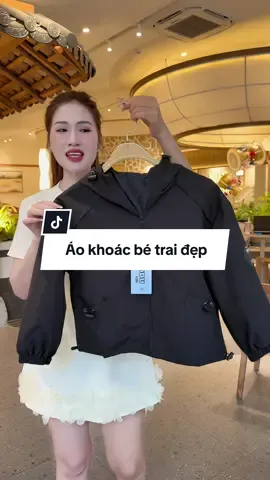 Áo khoác cho cả bé lớn bé nhỡ mặc đều đẹp đây ạ #melalalyly #shopmelalalyly #aokhoacchobe #aokhoacbetrai 