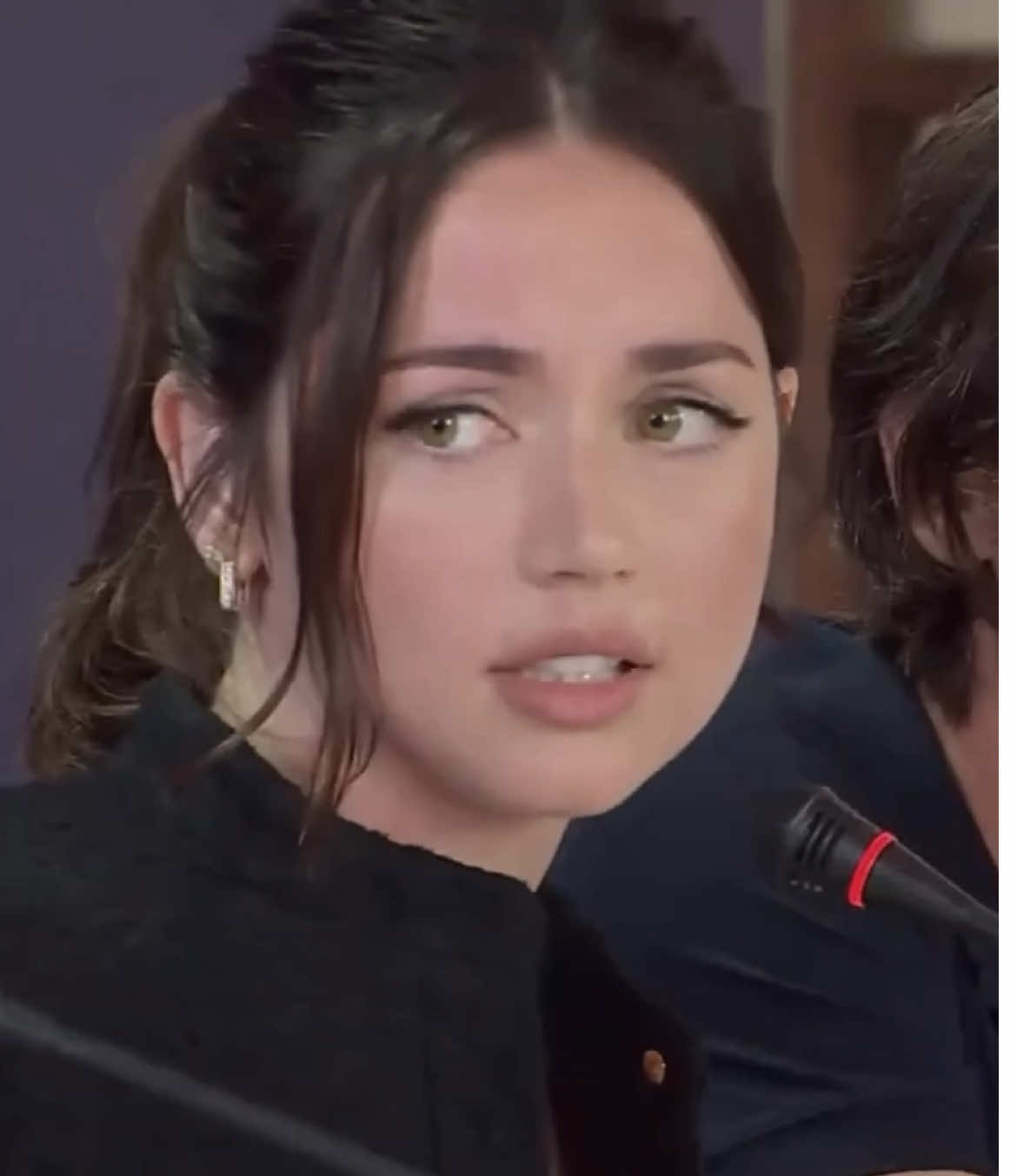 قمررر#fyp #anadearmas #anadearmasedit 