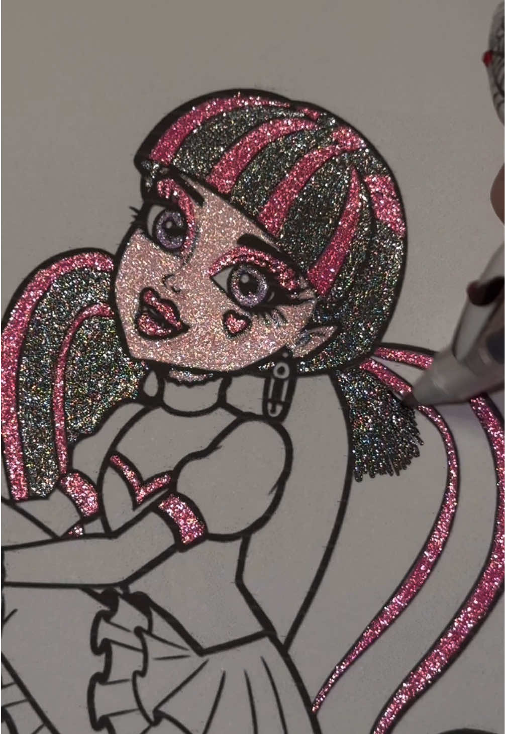 🦇🥀 #draculaura #monsterhigh #coloring #satisfying #glitterpens