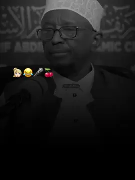 mic🎤😂👱🏻‍♀️#updalla_Bk #somalifunny😂 #fybシviral_video_tiktok #CapCut 