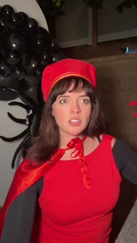 The muffin man?  #halloween #shrek #muffinman #couplecostumes 