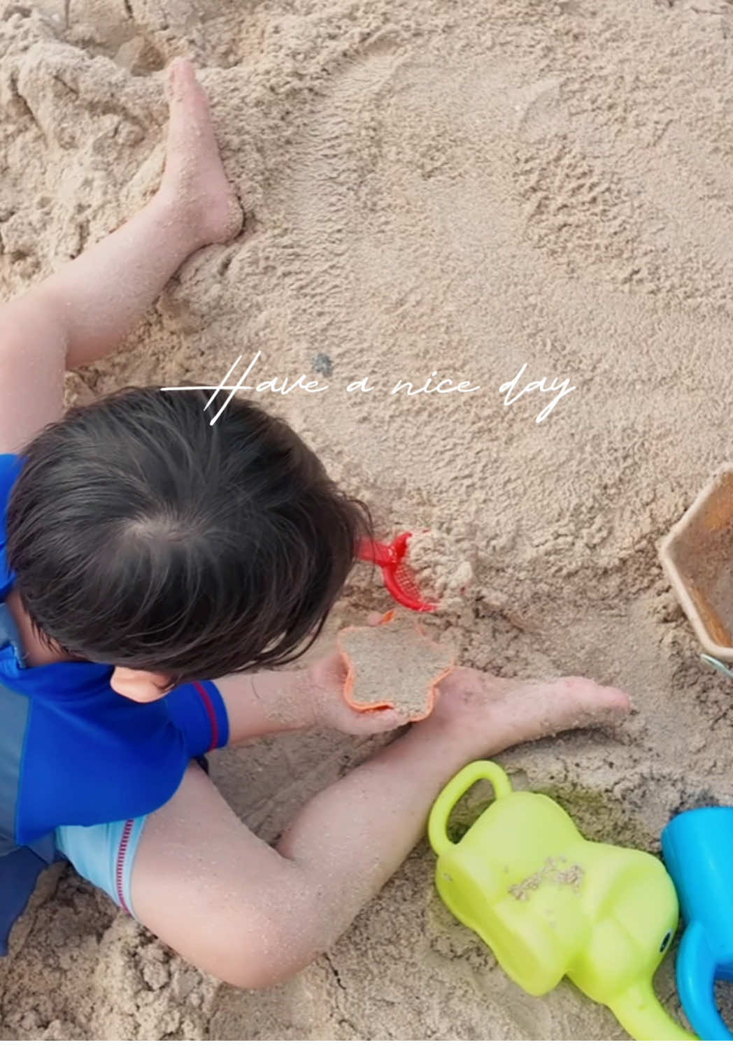 มือเล็ก ๆ ปั้นทราย กลายเป็นความทรงจำใหญ่ ๆ 👩‍👦
