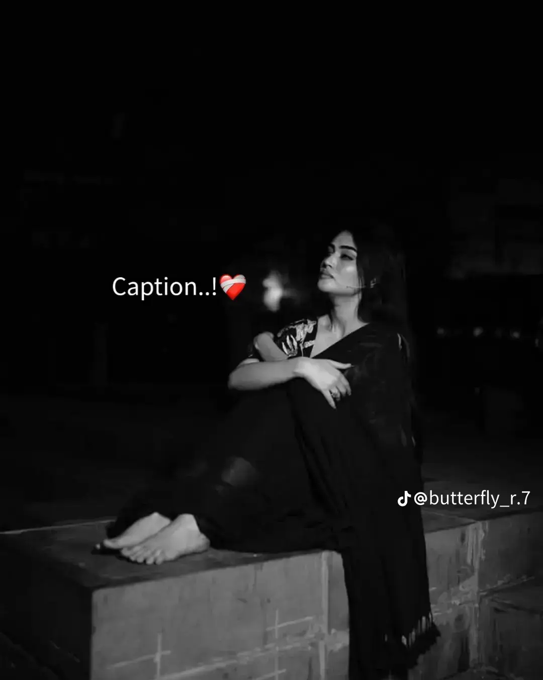 আমি সারাজীবন ভেবেছি, চুপ থাকলেই সব ঠিক হয়ে যাবে, কিন্তু না... চুপ থাকা কষ্টকে মেরে ফেলে না, বরং কষ্টকে আরও শক্তিশালী করে তোলে ! আমার ভিতরে অনেক কথা জমে আছে, যেগুলো কাউকে বলতে পারি না, আমি সবসময় শুনেছি, সহ্য করেছি, কিন্তু আজ মনে হচ্ছে, আমি আর পারছি না ! কখনো কি কারো মনে হয়েছে, যে আমি সত্যিই ক্লান্ত? যে আমার হাসির আড়ালে লুকানো কান্না আমাকে ধীরে ধীরে শেষ করে দিচ্ছে? আমি সবার জন্য সবকিছু করেছি, কিন্তু আমাকে কেউ জিজ্ঞেসও করেনি- 