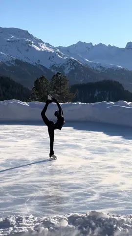 My favorite spin 🤍 #figureskating #figureskatingtiktok #IceSkating #biellmann #viral 