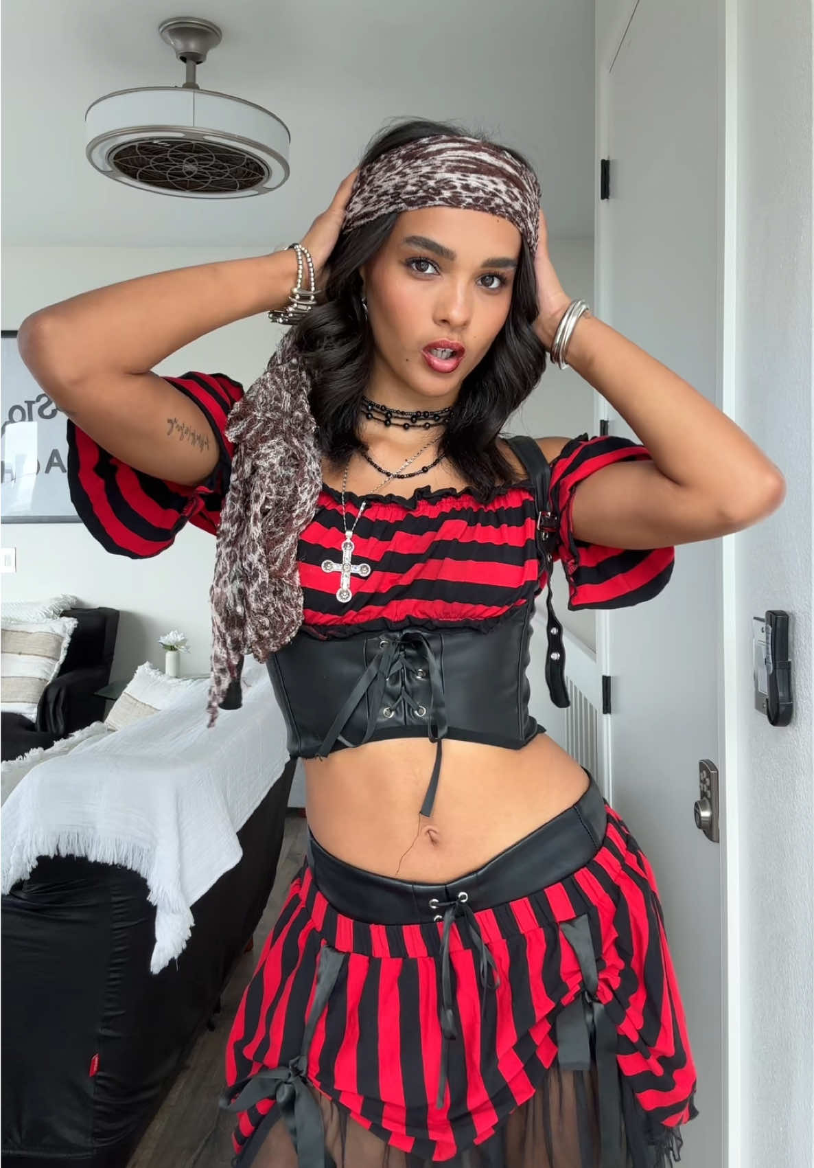 arghhhhh 🏴‍☠️🏴‍☠️🏴‍☠️ hot girl costume ideas #halloweencostume #piratecostume #costumeinspo #costumeideas #halloweenlook 