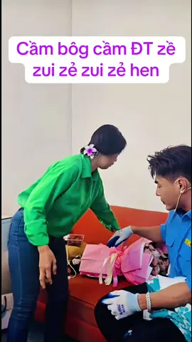 Cầm bôg cầm ĐT zề.zui zẻ hen @Hân Nguyễn Rì Viêu @Hân Nguyễn Rì Viêu  @Hân Nguyễn Rì Viêu #leduongbaolam #hannguyen #xuhuong #haihuoc 