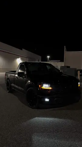 🐺 ⚫️⚫️⚫️ #trucks #4x4 #singlecab #f150 #fyp