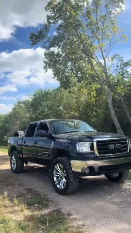 out with the old in with the new😏#fyp 