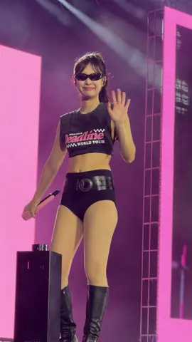 ค่าบัตรเท่ากับ 0 🫣❤️ #jennie #blackpinkinyourarea #blackpink #blackpinkdeadline #jennieblackpink 