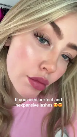 Fr these lashes are so good. It comes with everything that you need like the bond and seal + lash remover! #lashextensions #lashes #longeyelashes #diylashextensions #lashclusters 