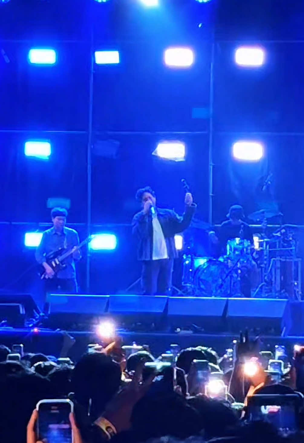 @Baskara Putra / Hindia    - Kita kesana. @qnfchapter4  . . #hindia #kitakesana #qnf4 #qnfchapter4 #musikdankonser 