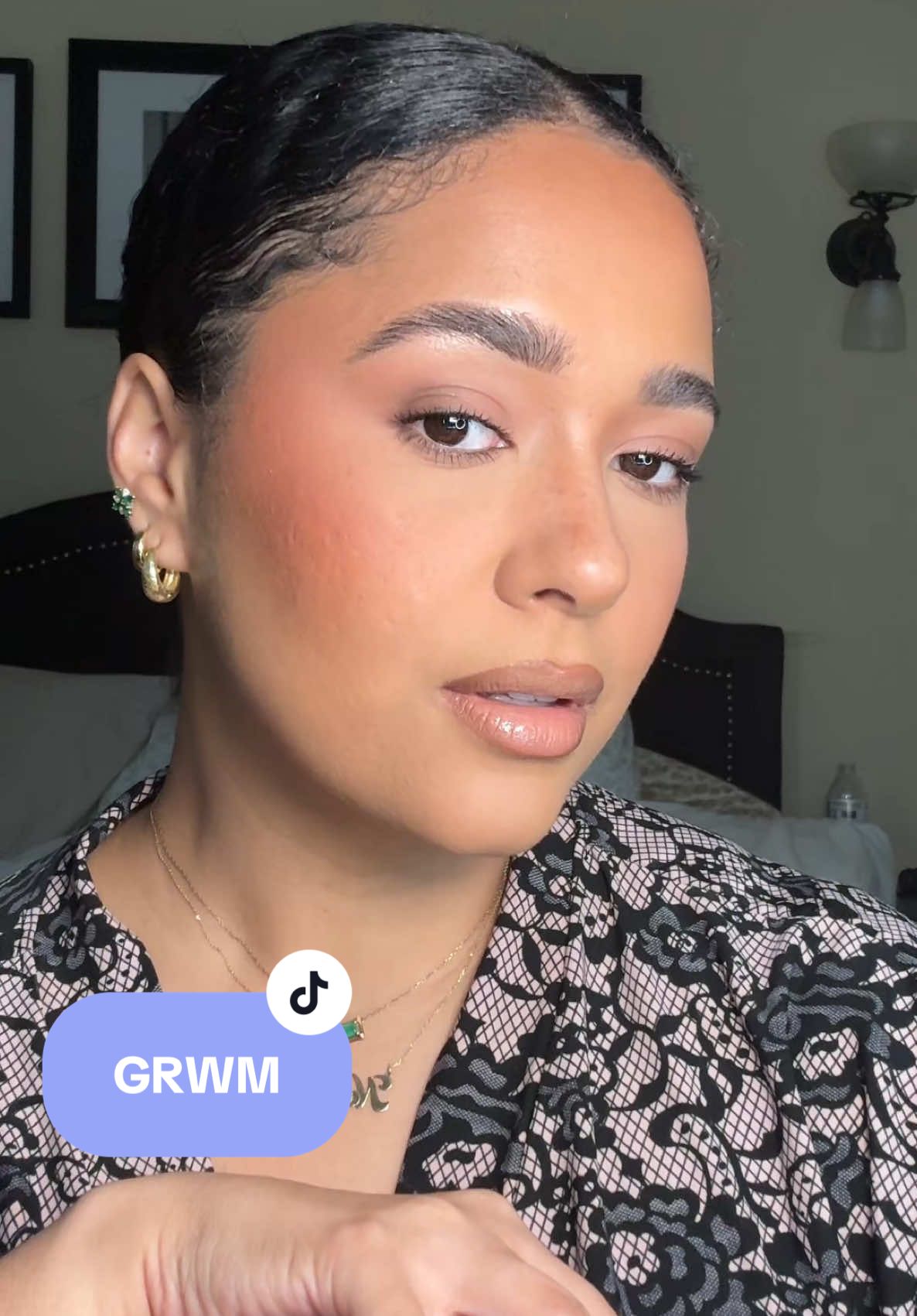 My quick full face as an on the go mama!  @L’Oréal Paris @DanessaMyricksBeauty @Caudalie @Dieux Skin @LaRochePosayUS @about-face beauty @Lancôme @maccosmetics @NYX Professional Makeup @milkmakeup @Nars Cosmetics @Benefit Cosmetics  #mama #beauty #smallcreators #MomsofTikTok #fyp #skin #makeup #grwm #BeautyTok #sephora #group7 #quickmakeup 