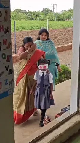 #குழந்தைகள்  #தொலைபேசி பார்ப்பதை  குறைத்து தடுக்க வேண்டிய #மிகப்பெரும் #பொறுப்பு #பெற்றோர்களுக்கும்  உள்ளது