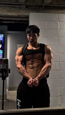 benching double my bodyweight for reps  #fyp #gym #gymmotivation #chest #aesthetics 