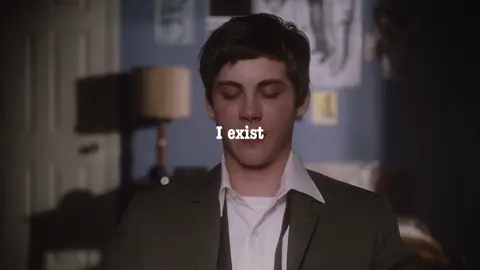 #PERKSOFBEINGAWALLFLOWER || headshot 223 😛 #loganlerman #movie #trend #fyp 