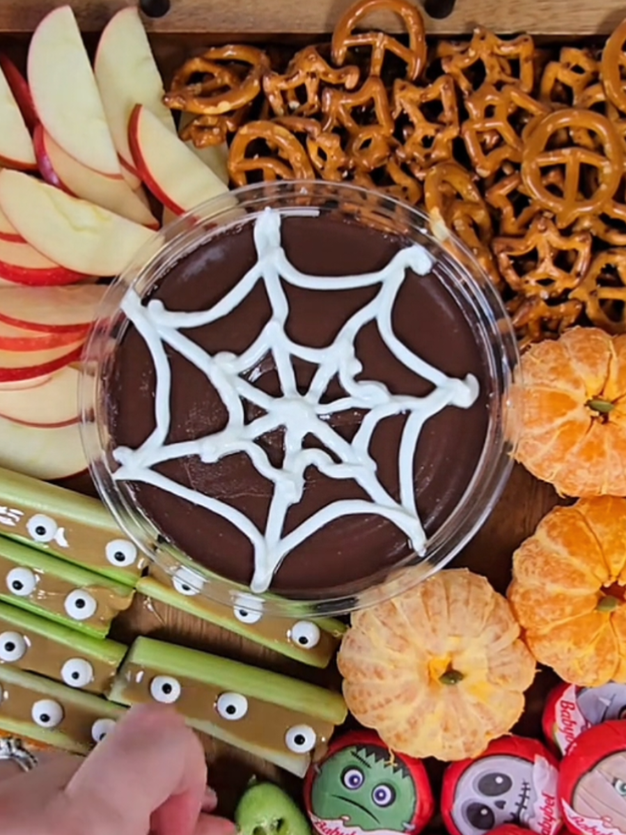 spooky snacks! 👻 #halloween #snacks #healthysnacks #halloweenparty #halloweenfood 