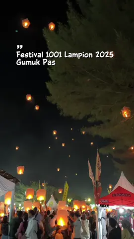 Capek sih ... Tapi ngak juga sih !!!!Seru jauh2 ke Gumuk pasir Liat macam2 orang yang datang dengan outfitnya masing2  #gunungkidulviral #gunungkidul24jam #gunungkidulupdate #festivallampionjogja2025 #1001lampion @Lampion Jogja 2025 
