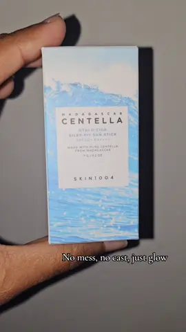 Non-sticky ✅ Hydrating ✅ A sun stick that actually feels good on skin 😍 Skin1004’s Hyalu-Cica Sun Stick = instant silky finish 💧  #skin1004 #sunstick #silkyfinish #glassskin #hydratedskin  @SKIN1004 US 
