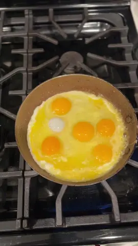 A structural welder trying to balance his life with work, family and gym. I can’t make an excuse to not show up whether I am tired and exhausted. You matter, your health matter and you just have to mentally prepare yourself to start changing your lifestyle. #structuralwelder #gymrat #trusttheprocess #showup #workhardplayharder