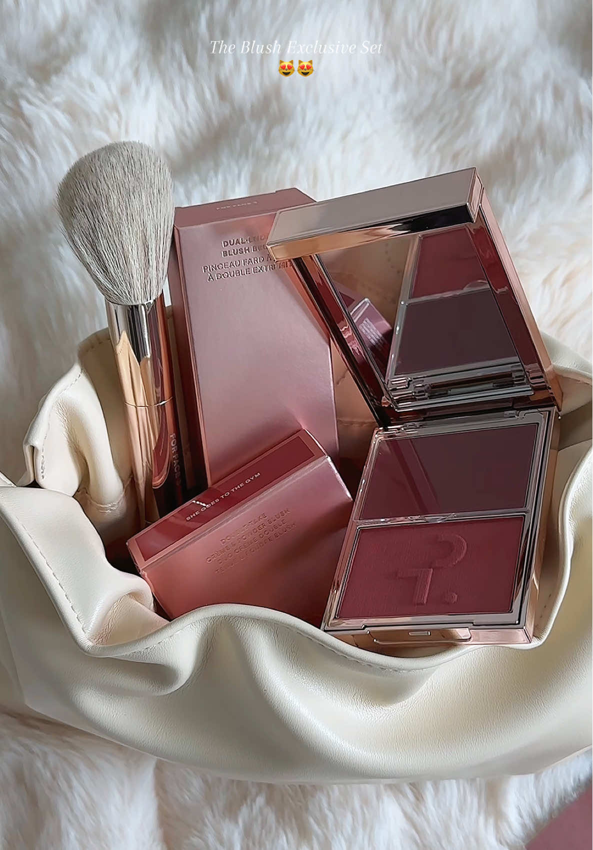 OMGGGGGGG 😻😻😻 #makeup #blushesyouneed #beauty #holidaygifts #giftideas 