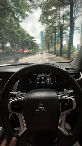 Langitt yang indah & cerah ☁️🌤️#fyppppppppppppppppppppppp #pajerodakar4×4 #summareconmallbekasi #nyetirmobil 