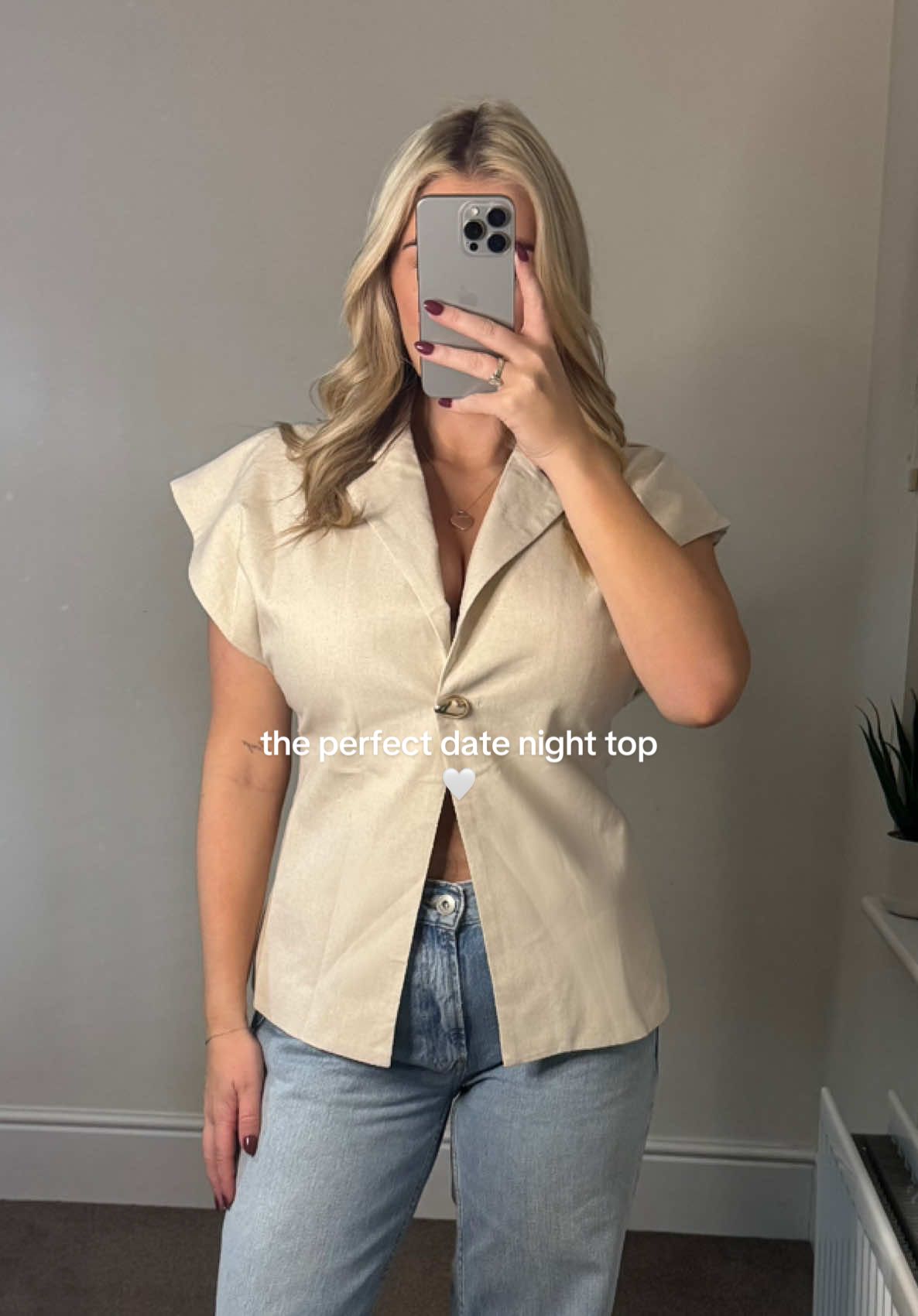 the perfect date night top!🤍 @Cider #datenightoutfits #outfitinspo #autumnoutfits #fashiontikok #fyp 