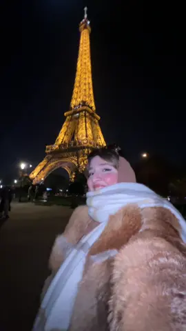 واحد الليلة في paris✨😍 #paris #france🇫🇷 #toureiffel #fyppppppppppppppppppppppp #fyp  