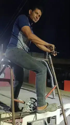 #1parte demostrando como se baja de la bicicleta más alta de Barquisimeto #bqto #serguaromeencanta #venezuela  #comedia
