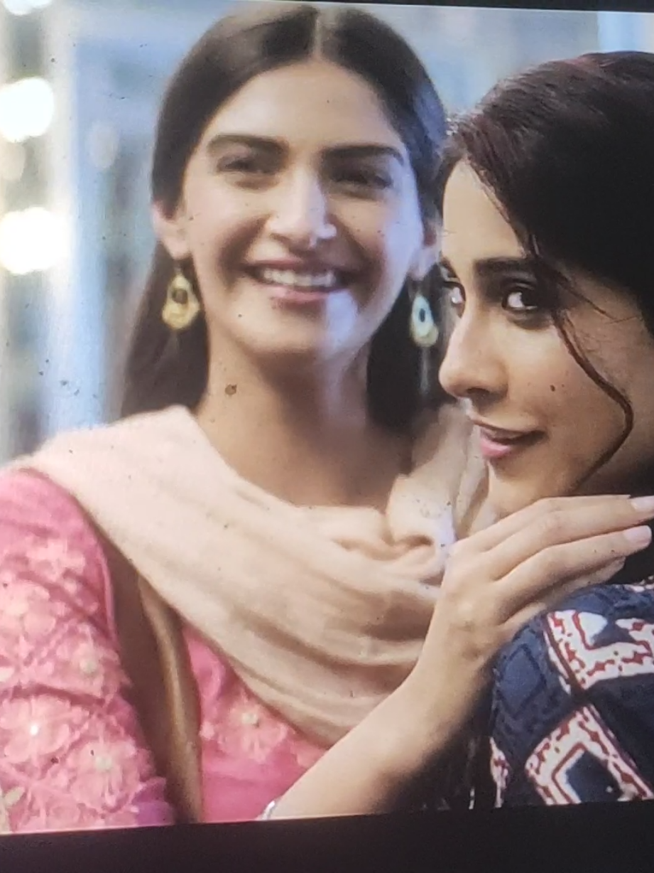 #indianlgbtq #wlwlesbian #hindimovie #lesbianscene 